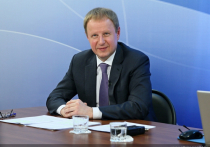 Отчет губернатора Алтайского края Виктора Томенко приняли 44 депутата