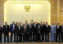 Крымские татары соберутся на всенародный съезд по поводу ситуации в Украине, заявил руководитель региональной национально-культурной автономии крымских татар Эйваз Умеров