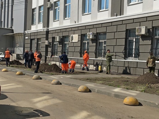 У здания УФСБ в Саратове появится рощица
