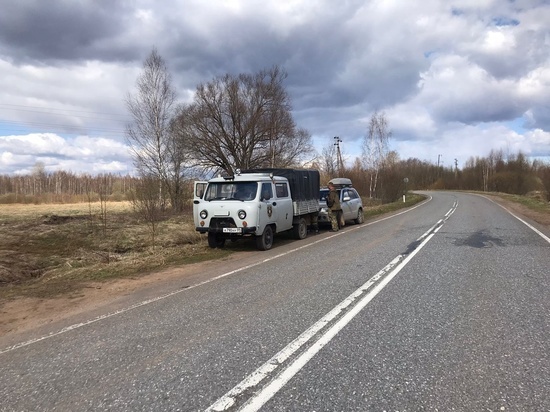 Спасатели отыскали затерявшегося в новгородском лесу мужчину