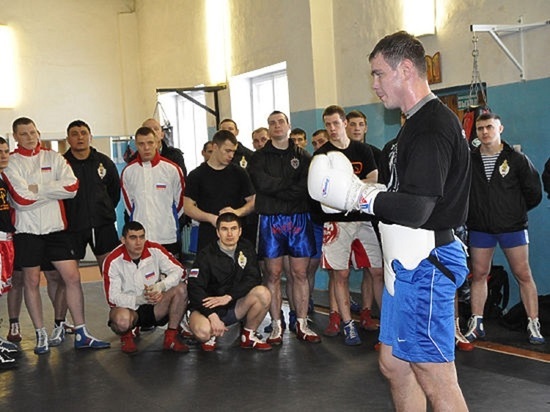 Уральский боксер Егор Мехонцев пригласил Соловьева на «по-настоящему жесткие переговоры»