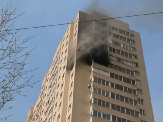 В Новосибирске произошел пожар в небоскребе на Бориса Богаткова