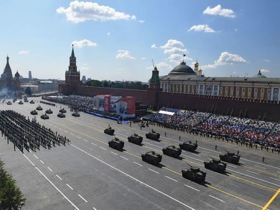 Песков: Россия не приглашала иностранных лидеров на День Победы в Москву