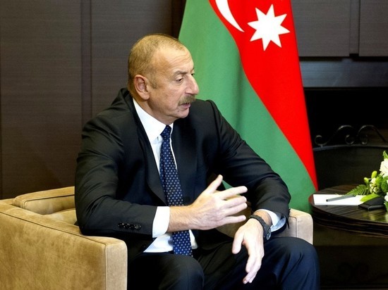 Алиев заявил, что поддерживает «территориальную целостность Украины»