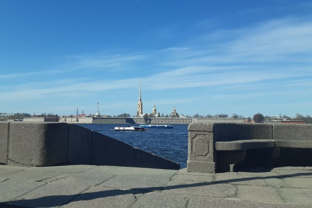 Санкт петербург встречай. Санкт-Петербург в мае. Питер сейчас. Санкт-Петербург днем летом. Солнце в Питере.