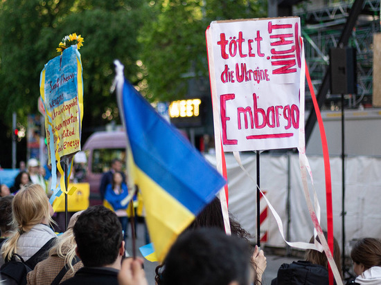 NYT: ЕС готовится ввести эмбарго на российскую нефть на следующей неделе