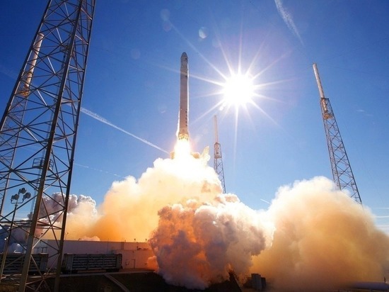 SpaceX запустила ракету Falcon 9 с новой партией спутников Starlink