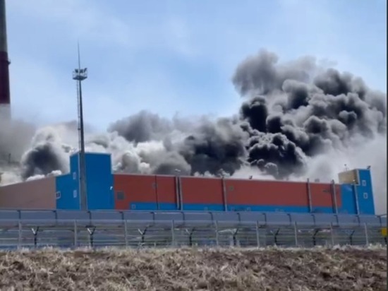 Появилось видео пожара на ГРЭС-2 в Сахалинской области