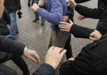 Драка между охранниками и посетителями круглосуточного " Дрим бара" произошла в центре Москвы в ночь на 30 апреля