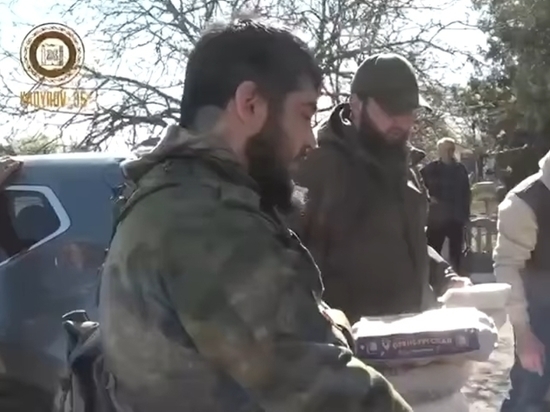 Кадыров показал раздачу гумпомощи в Михайловке