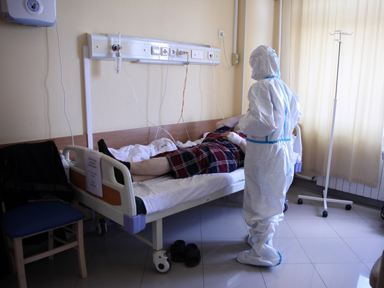 Иммунолог Крючков назвал срок нового мощного всплеска коронавируса в России