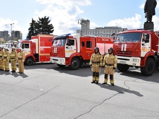 В Пензе наградили выдающихся пожарных