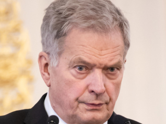 Президент Финляндии считает базы РФ у границ последствием вступления в НАТО