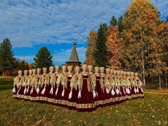 В финал всероссийского конкурса коллектив попал с песней «Моя Родина» — её написали поэт Сергей Саунин и композитор Владимир Беляев.