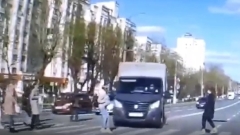 Под колеса ГАЗели попала молодая владимирка: видео