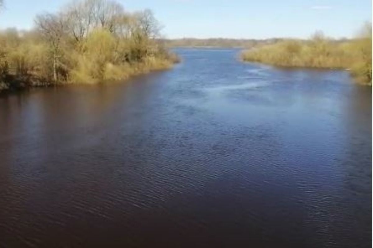 Великий новгород хвойная. Подтопления Великие Луки. Д Малое лучно Новгородский район подтопление 2020. Зона подтопления размер. Дома в зоне подтопления.