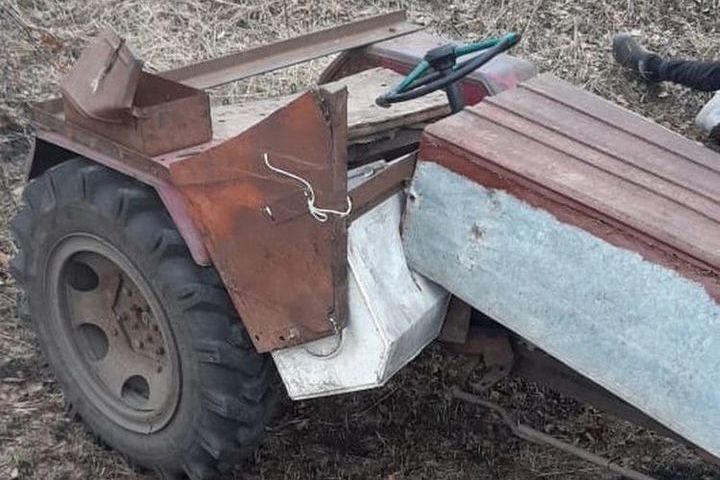 Авария в тюкалинске сегодня на трассе тюкалинск. Омск 30 апреля перевернулся трактор.