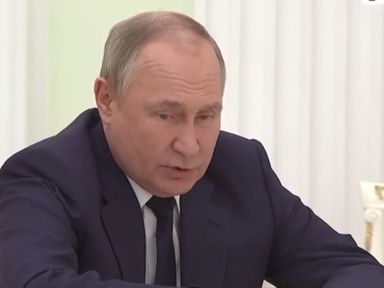 Закон, разрешающий списание выданных регионам кредитов, подписал Путин