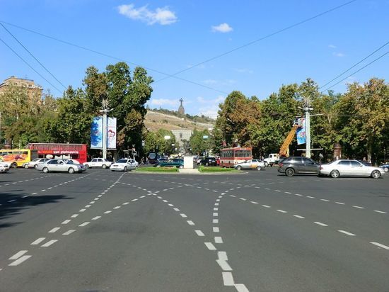 Оппозиция Армении готовится в понедельник начать «масштабные акции неповиновения»