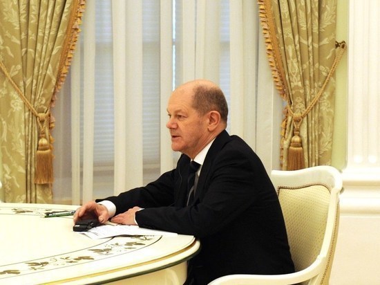 Шольц пообещал продолжить оказывать помощь Украине