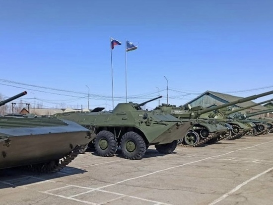 В Якутию прибыла вся военная техника для центра патриотического воспитария