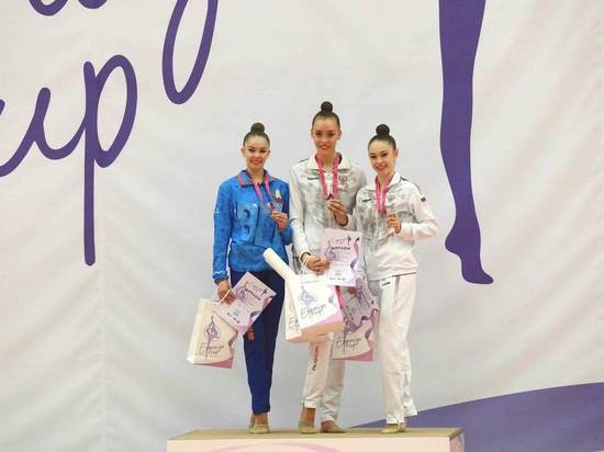 Четыре медали выиграли омские гимнастки на домашнем турнире имени Евгении Канаевой