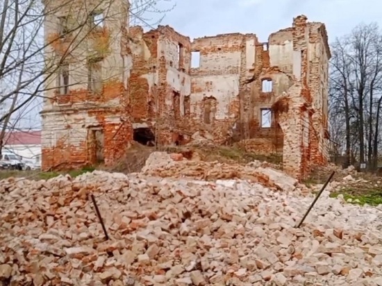 В Обнинске в старинной усадьбе рухнула стена