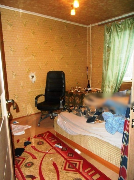В квартире в Тверской области работают криминалисты: там нашли труп женщины