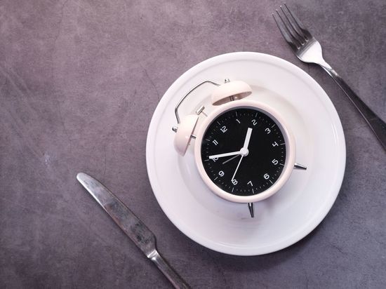 Китайские ученые пришли к выводу, что интервальное голодание не помогает похудеть