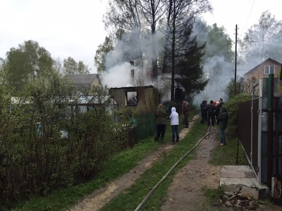 Хозяин дачного дома в Томском районе получил ожоги рук на пожаре