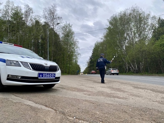 1,5 тысячи рублей штрафа грозит водителям Красноярска за нарушение правил парковки рядом с кладбищами