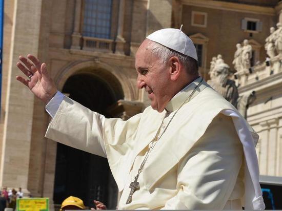 Папа Франциск надеется, что боевые действия на Украине закончатся к 9 мая