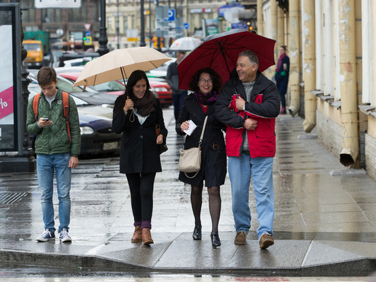 Петербург ожидают дожди и похолодание в среду