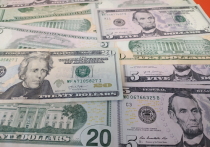 Курс доллара США в начале торгов на Мосбирже опустился ниже 69 рублей