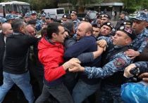 Утром, 4 мая, в Ереване продолжились протесты оппозиционных сил, которые настаивают на отставке Никола Пашиняна