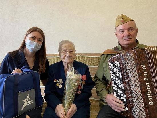 Ветераны войны из Тюменского района получают поздравления ко Дню Победы