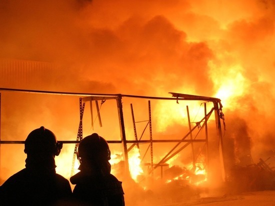 Человек пострадал на пожаре дома в поселке Кутузовке в Чите