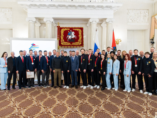 Сергей Собянин наградил горожан — победителей пекинской Олимпиады