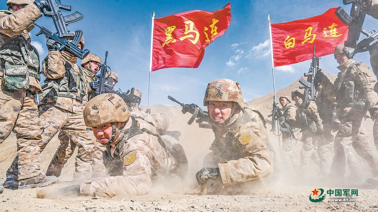 Армия Китая удивила голливудскими кадрами подготовки военных