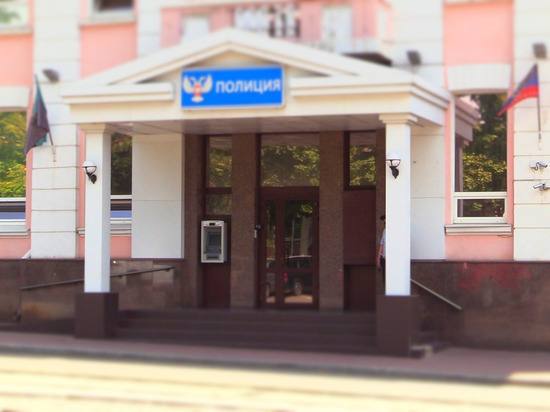 Снаряд «Града» попал в городское управление полиции Донецка