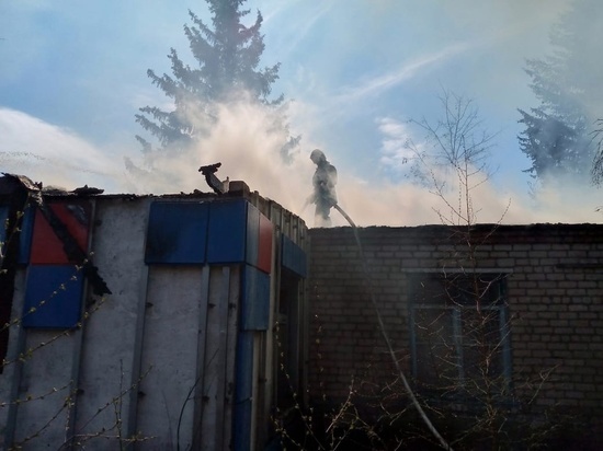 В курском селе Разветье сгорело здание бывшей школы