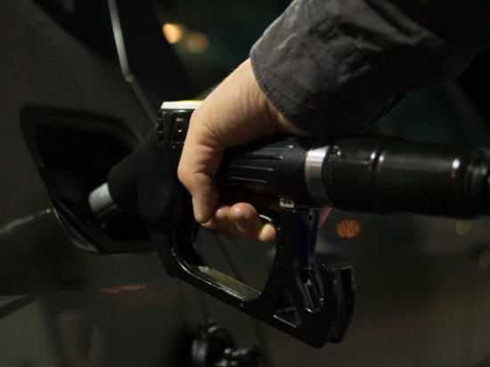 Минфин ФРГ ожидает дефицита бензина из-за эмбарго на российскую нефть