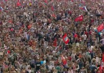Председатель городского совета ветеранов Алма-Аты Ахан Бижанов сообщил, что в этом году 9 мая в городе шествие "Бессмертный полк" заменит акция "Батырларга тагзым" ("Поклонимся героям")