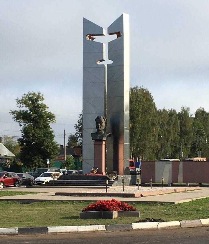 аметхан султан памятник
