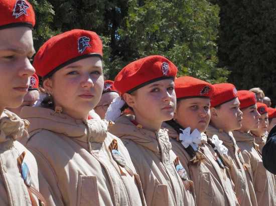 В Кировском районе приняли в юнармейцы 60 учеников