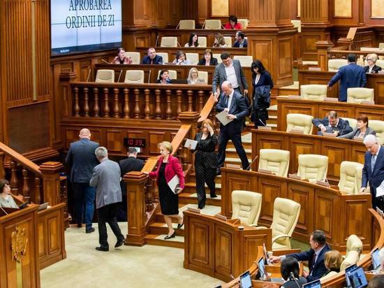 В Молдове оппозиция объявила бойкот заседаниям парламента
