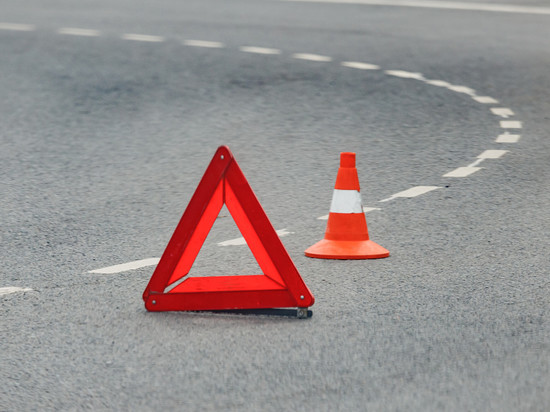 Пять человек пострадали в дорожной аварии в Пскове