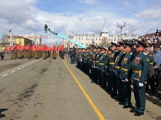 Читинцы смогут посмотреть Парад Победы на площади Ленина без пригласительных