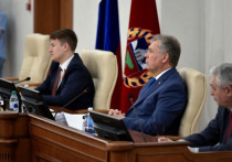 Из 68 депутатов Алтайского краевого законодательного собрания (АКЗС) 44 заработали в 2021 году более миллиона рублей