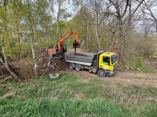 В Калининграде убрали 200 тонн мусора с улицы Емельянова